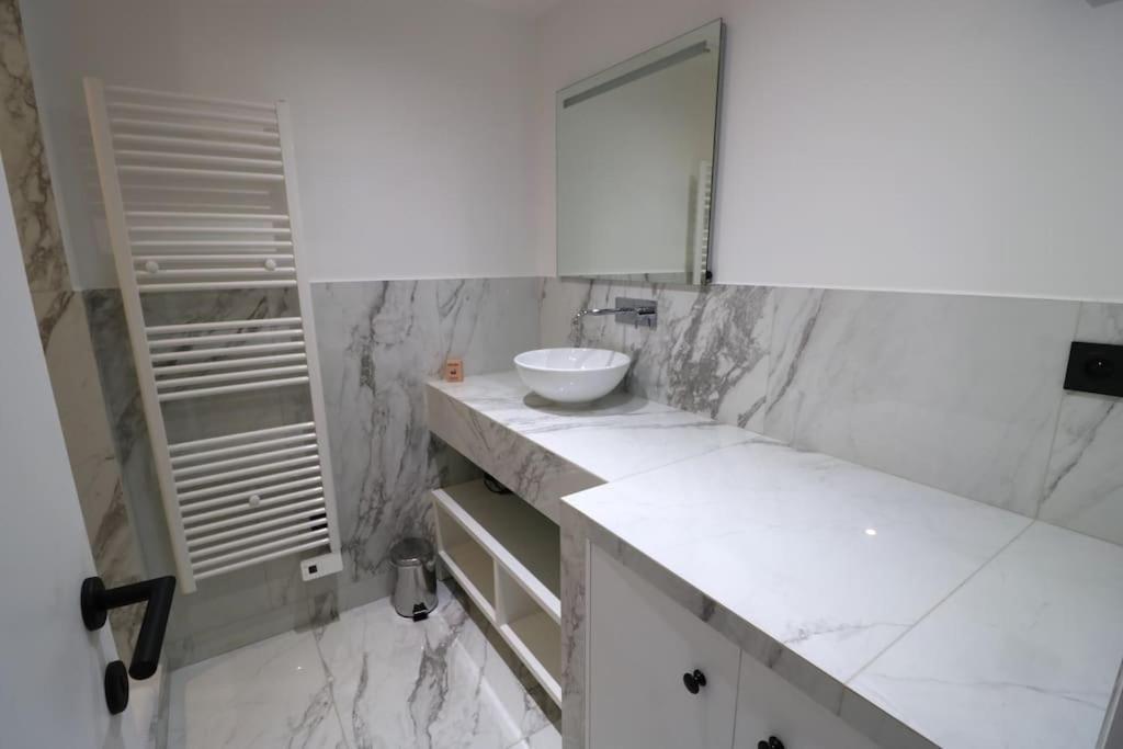 Apartamento Cocon Neuf - Coeur Du 11E París Exterior foto